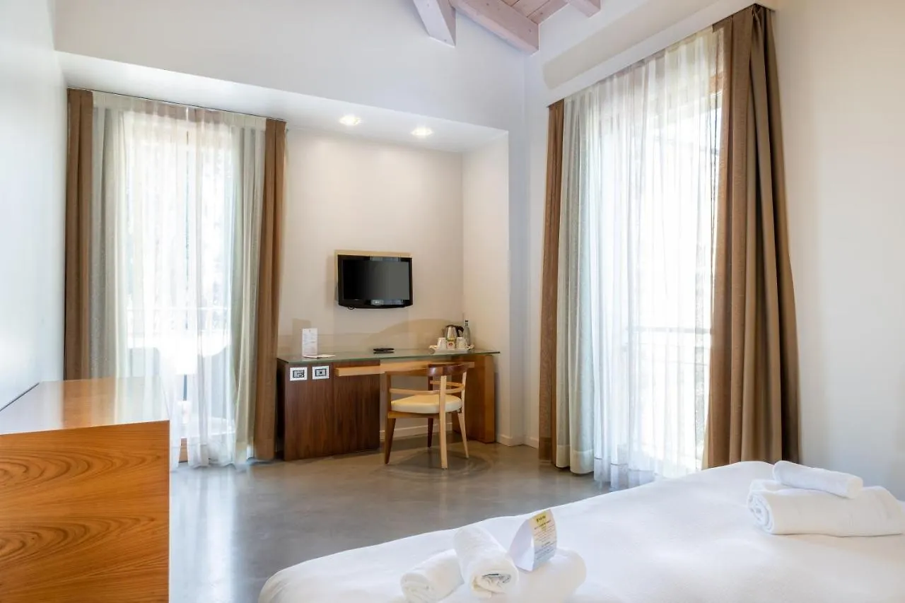 The Ziba Hotel & Spa Peschiera del Garda