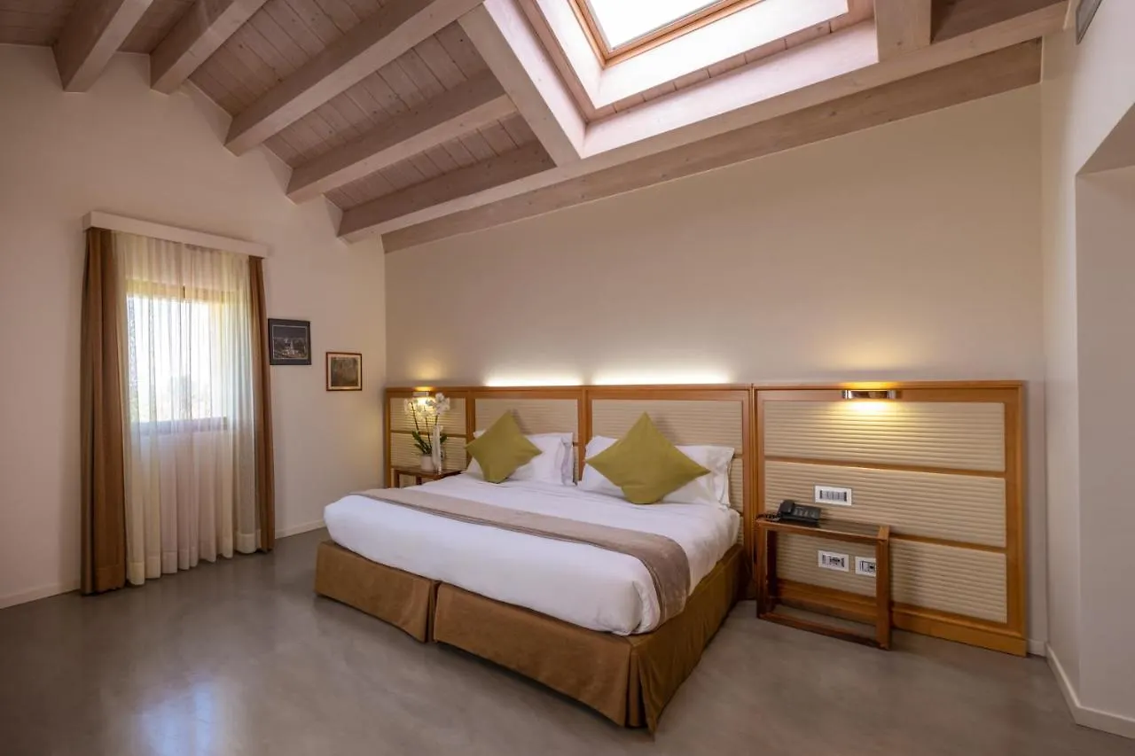 **** Hotel The Ziba Hotel&Spa Peschiera del Garda Italië
